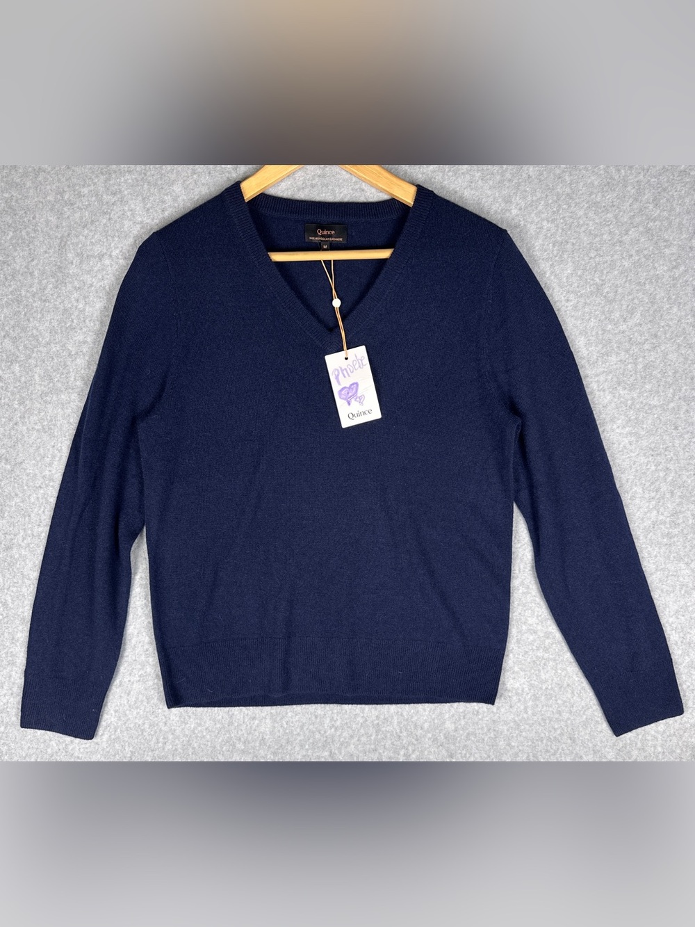 Quince 100% Mongolian Cashmere V Neck Sweater Women's M Navy Blue